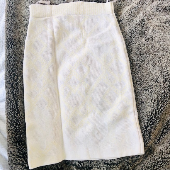 BCBG Maxazria White and Gold Print Bodycon Pencil Skirt - Picture 2 of 5